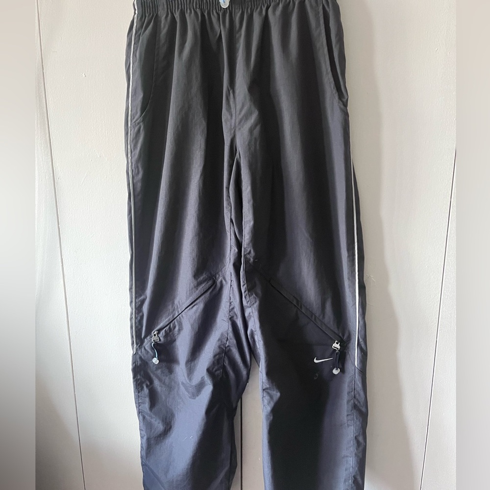 Nike Men's Dark Gray Joggers